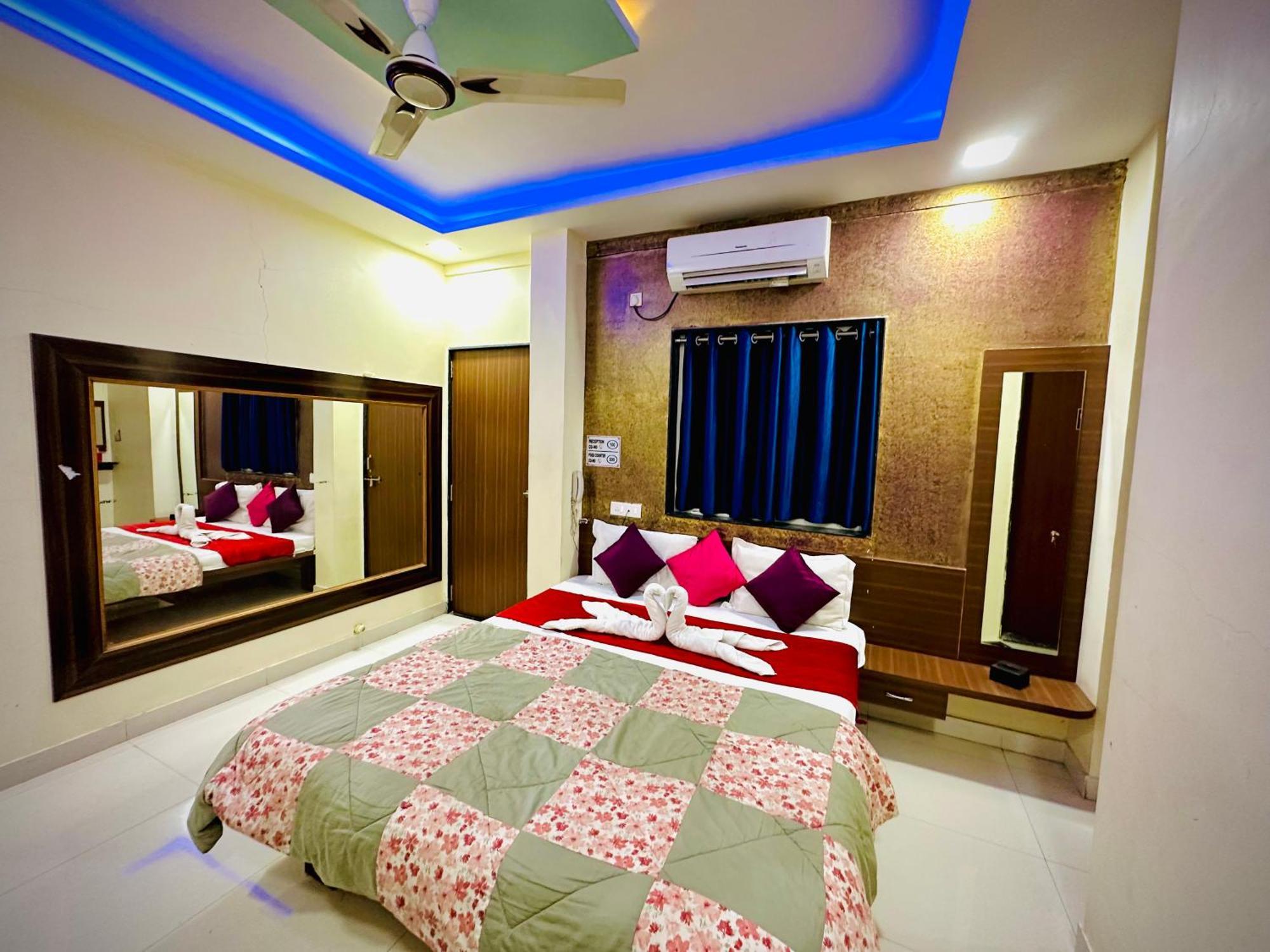 Hotel Sawai Executive Jadhavwadi Dış mekan fotoğraf