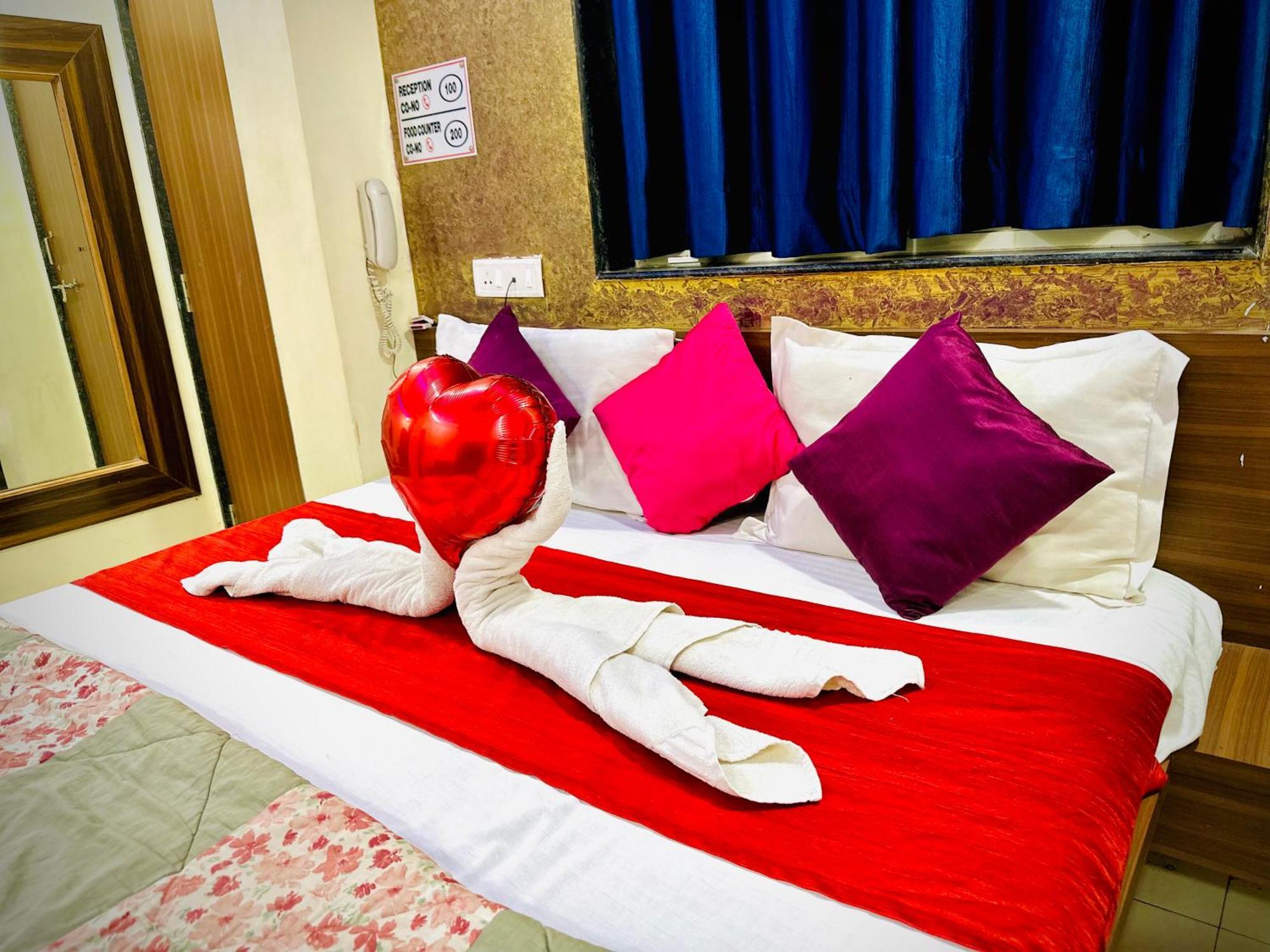 Hotel Sawai Executive Jadhavwadi Dış mekan fotoğraf