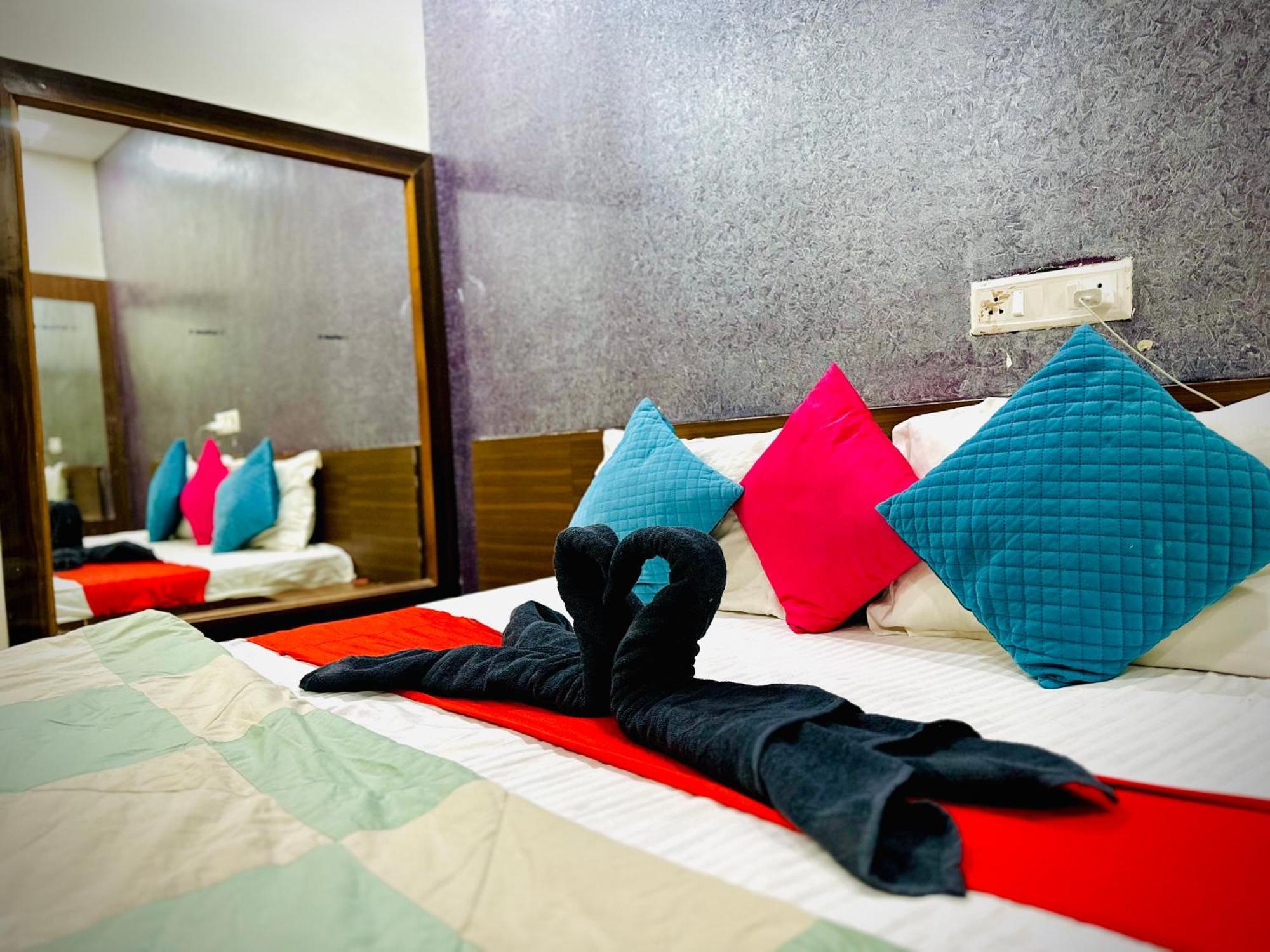 Hotel Sawai Executive Jadhavwadi Dış mekan fotoğraf